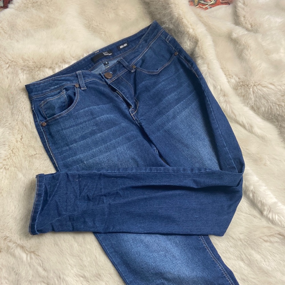 1822 Women’s Jeans “Adrianna” stretch fit Skinny Jeans in regular wash/inseam